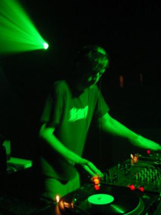 DJ Thief - System 6 rave DJ, Brisbane