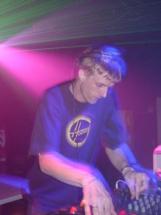 DJ Thief - System 6 rave DJ, Brisbane